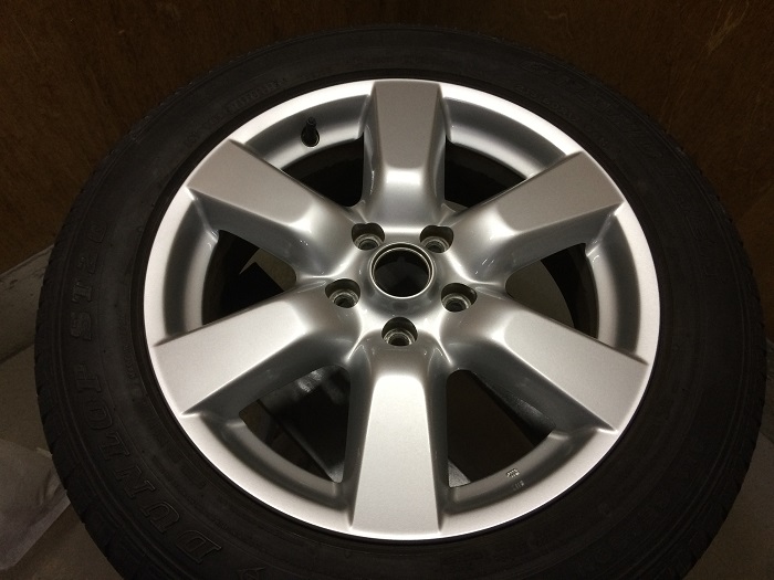 シルバー塗装のアルミホイール補修 ガリキズ