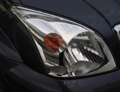 ランクル　ヘッドライト黄ばみ除去