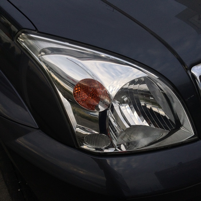 ランクル ヘッドライト黄ばみ除去