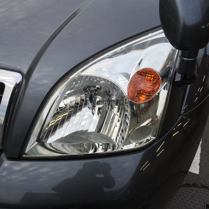 ランクル ヘッドライト黄ばみ除去