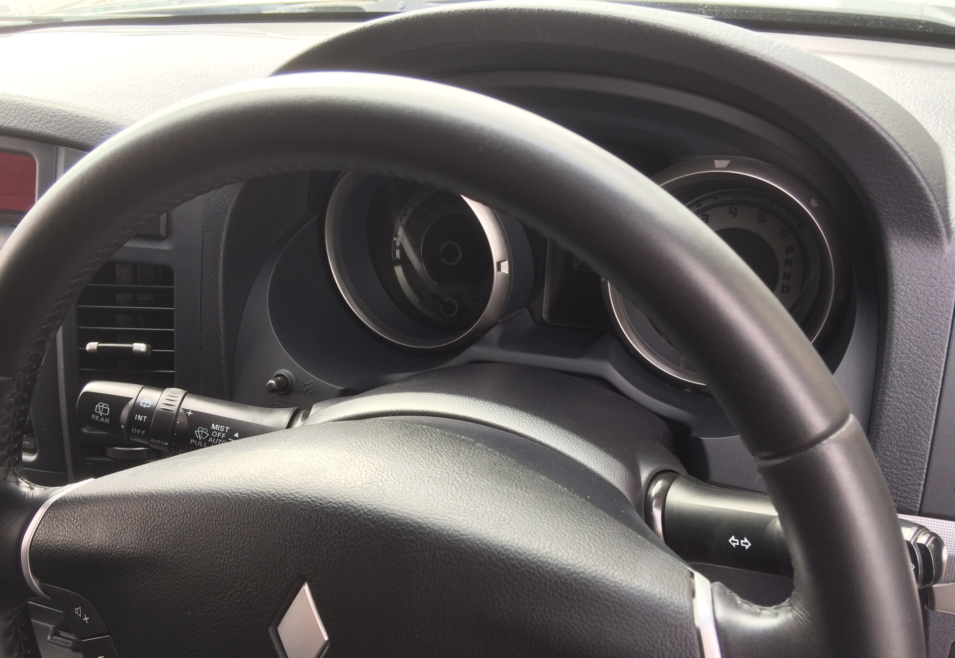 三菱パジェロ ステアリング